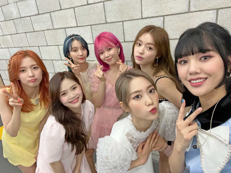 210518 OH MY GIRL SNS Update at The Show documents 2
