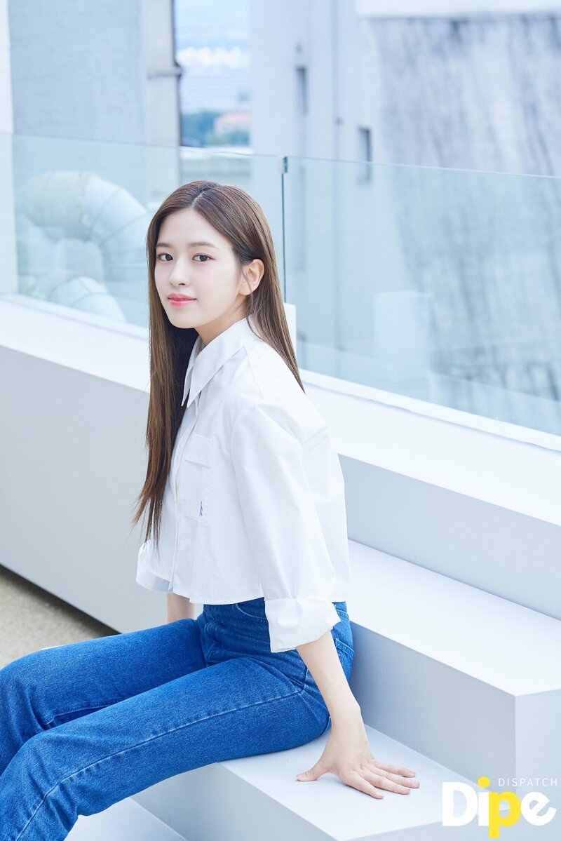 221002 IVE Yujin Red Cross 'Everyone Campaign' Photoshoot by Dispatch documents 3
