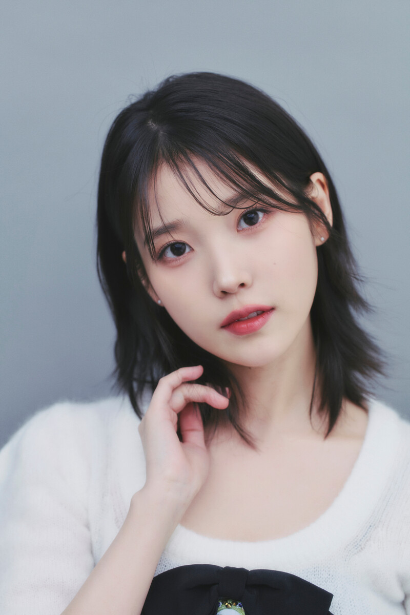 230424 IU 'Dream' Interview Photoshoot documents 1