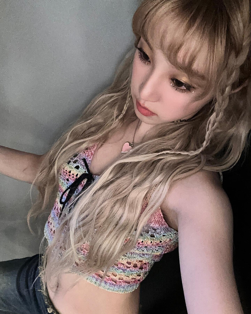 230827 - YUQI Instagram Update documents 8