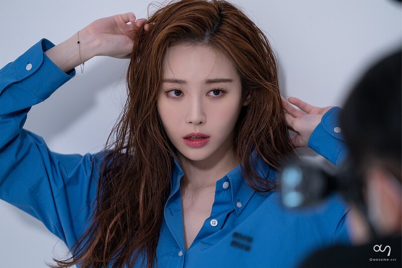 220524 Awesome Ent Naver Post - Kim Yura - #Legend Photoshoot Behind documents 12
