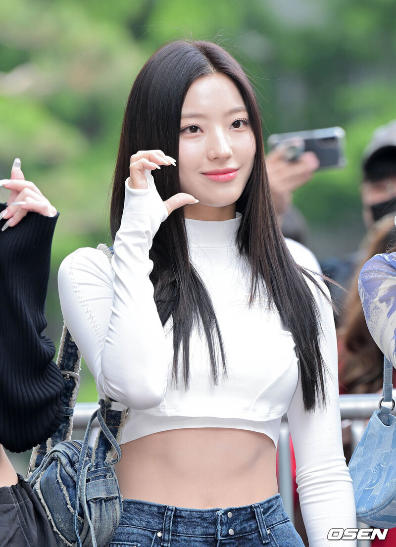 230608 Fromis 9 Saerom - Music Bank Commute 