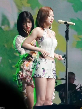 240316 NAYEON & JEONGYEON - TWICE “Ready To Be Once More” in Las Vegas