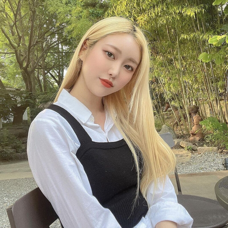 210710 Jane Instagram Update (MOMOLAND) documents 7