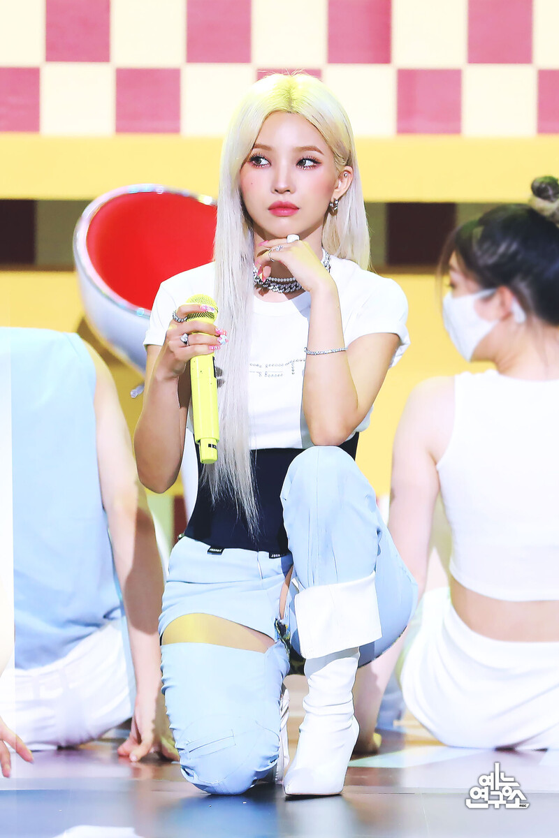 210710 Soyeon - 'Beam Beam' at Music Core documents 4