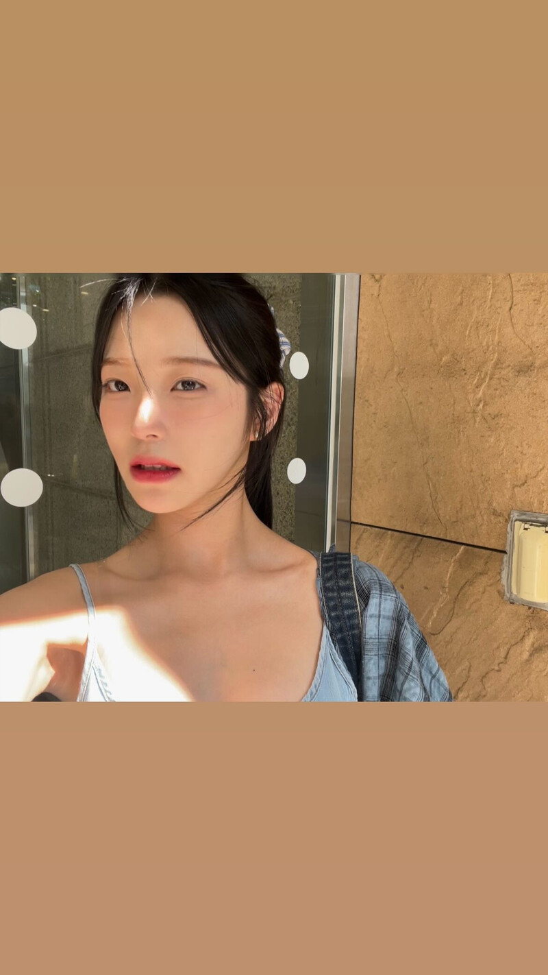 240803 fromis_9 Jiheon Instagram Update documents 2