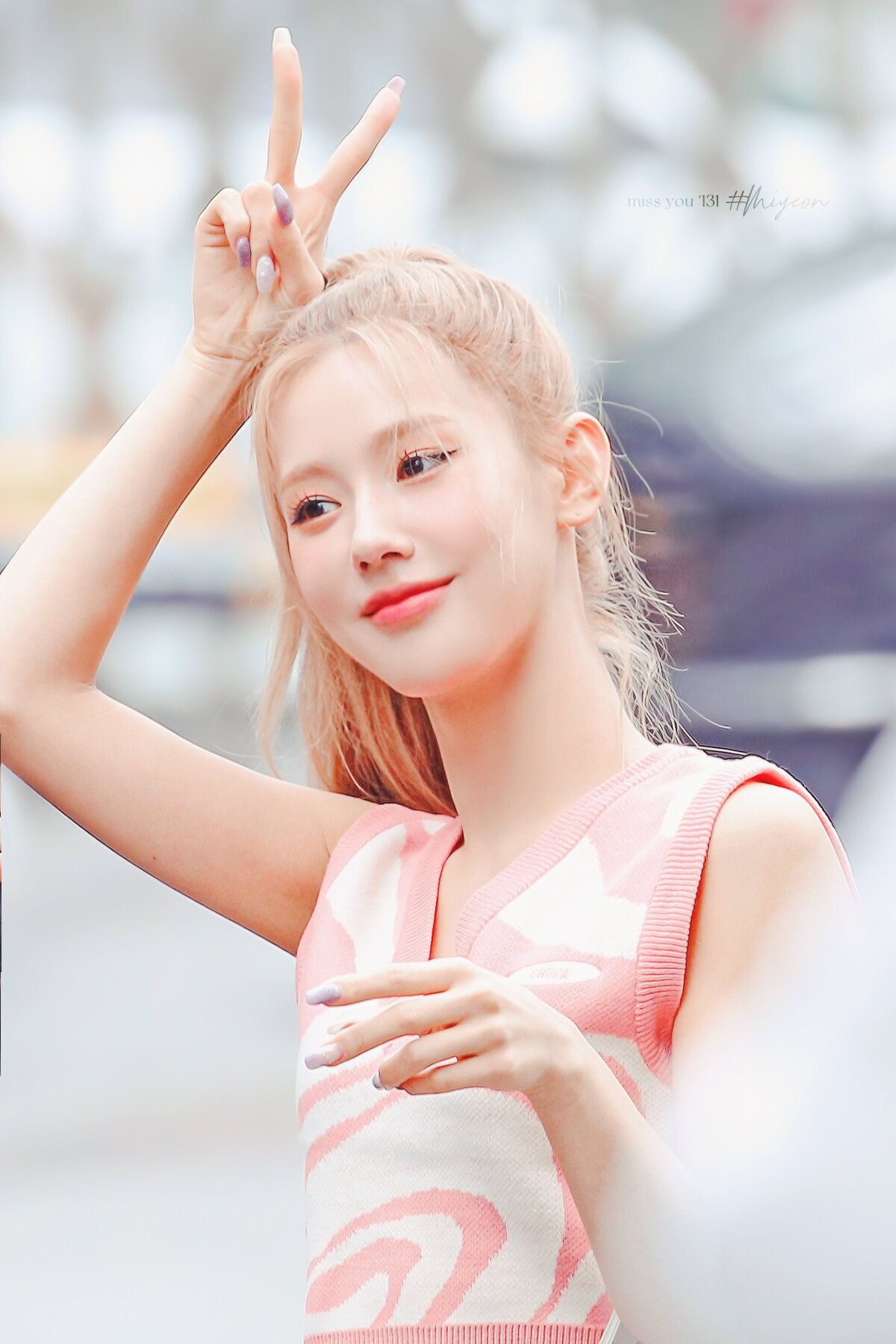 220624 (G)I-DLE Miyeon - Music Bank Commute | kpopping