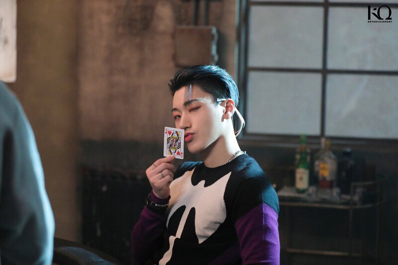220220 - Naver - Don't Stop MV Behind The Scenes documents 27