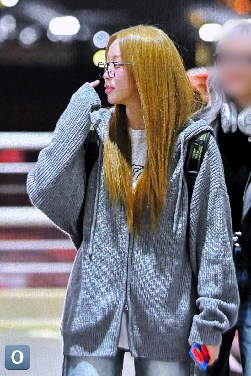 241114 Billlie Suhyeon - Incheon Airport Departure for the Grand America leg of their World Tour documents 8