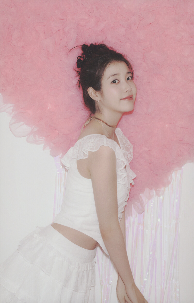 IU - 7th Official Fanclub Kit "UAENA" (Scans) documents 1