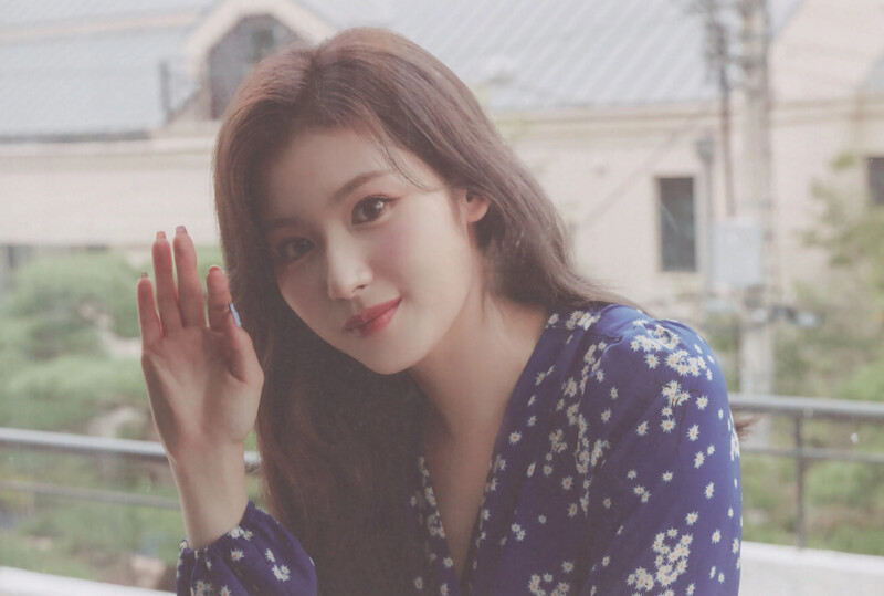 Yes, I am Sana 1st Photobook [SCANS] documents 23