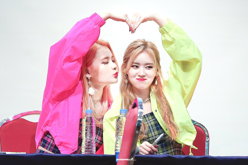 190518 Weki Meki at 'LOCK END LOL' Yongsan Fansign documents 1