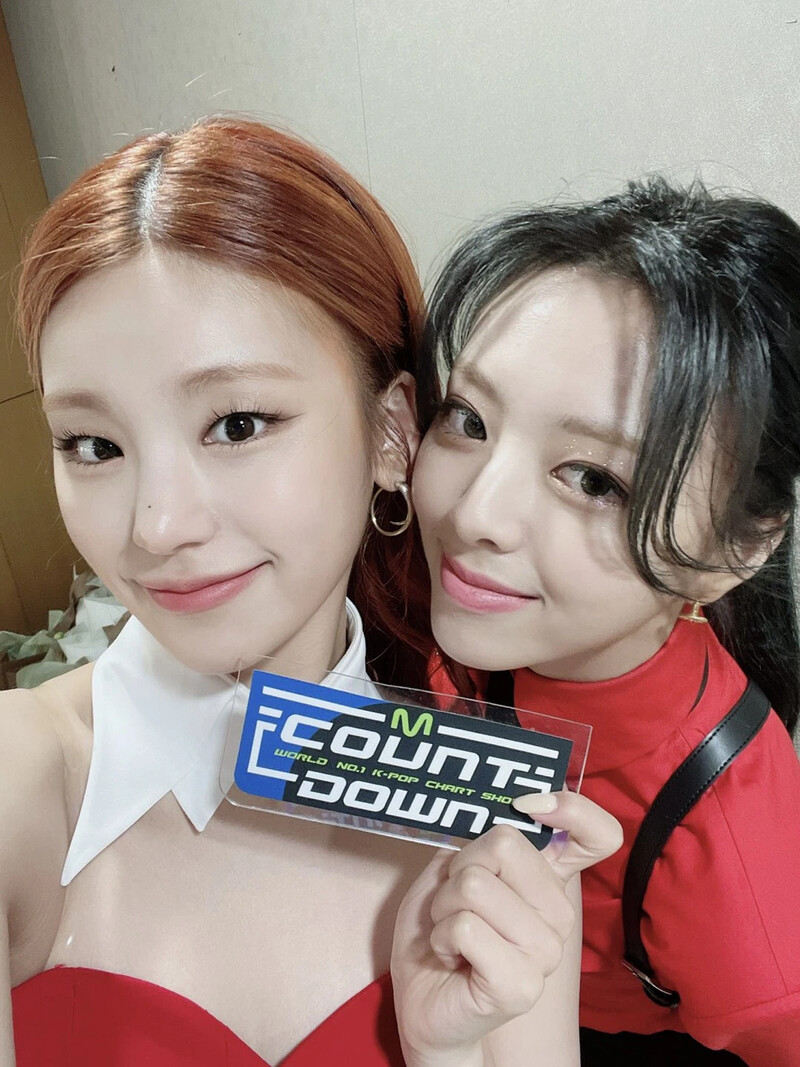 210513 ITZY SNS Update at M Countdown documents 1