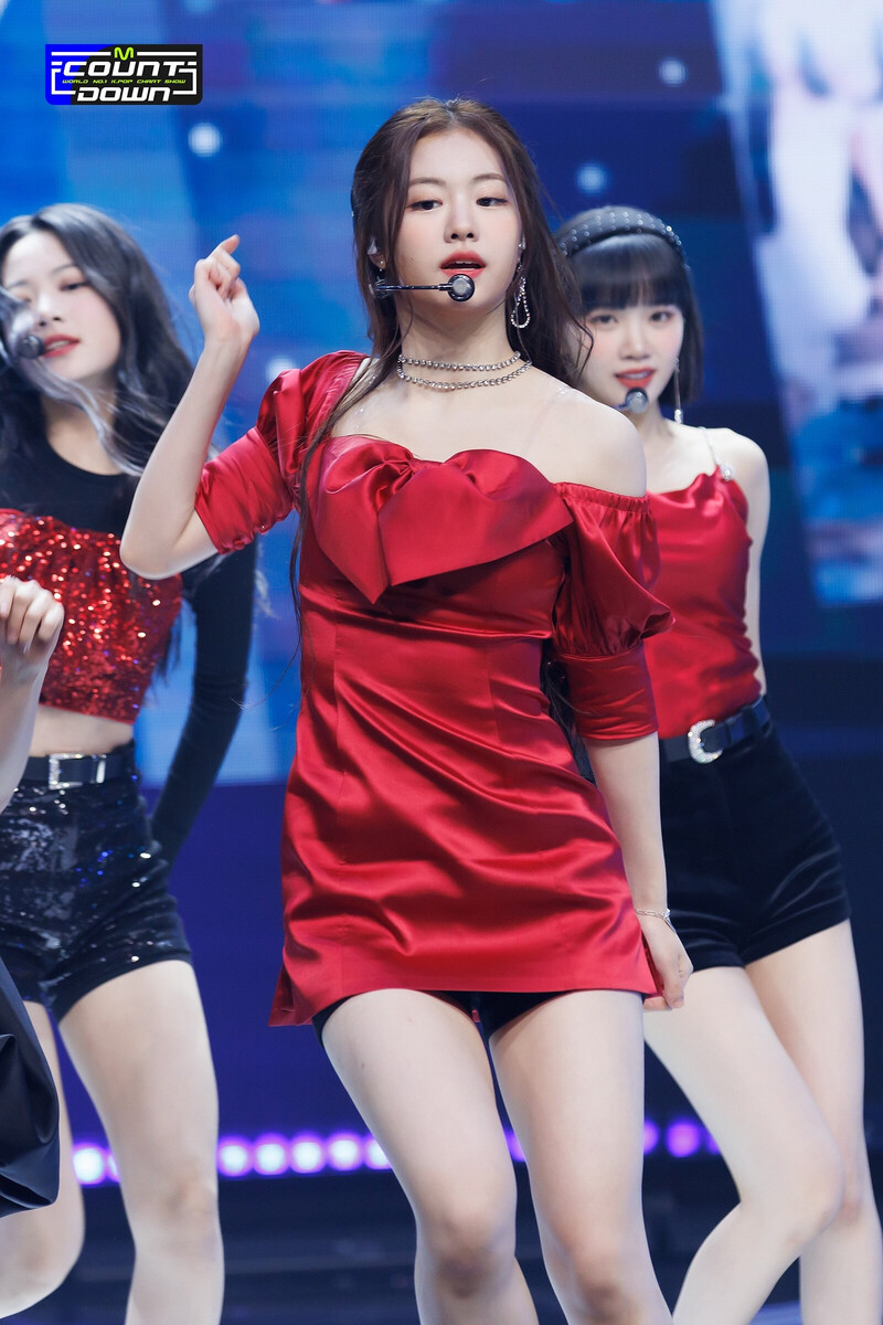 220512 LE SSERAFIM's Garam - 'Fearless' at M Countdown documents 3