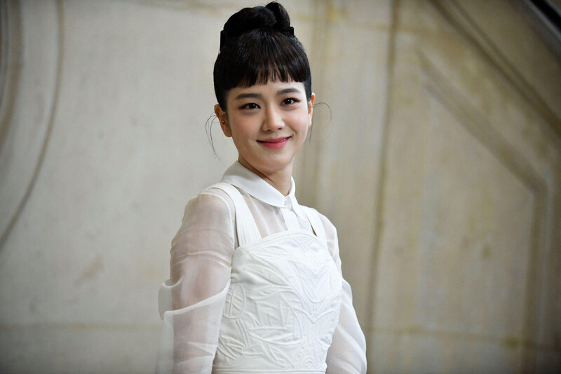 230123 JISOO- DIOR S/S 2023 Haute Couture Fashion Show at Paris documents 1