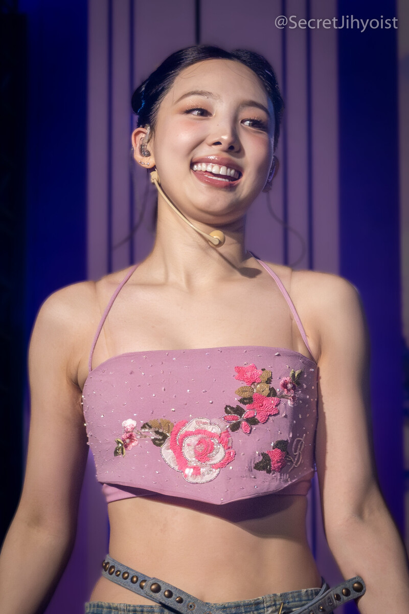 230621 TWICE Nayeon - ‘READY TO BE’ World Tour in Dallas documents 2