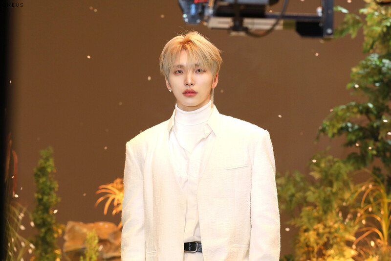 ONEUS 'Rupert's Drop' MV behind documents 1