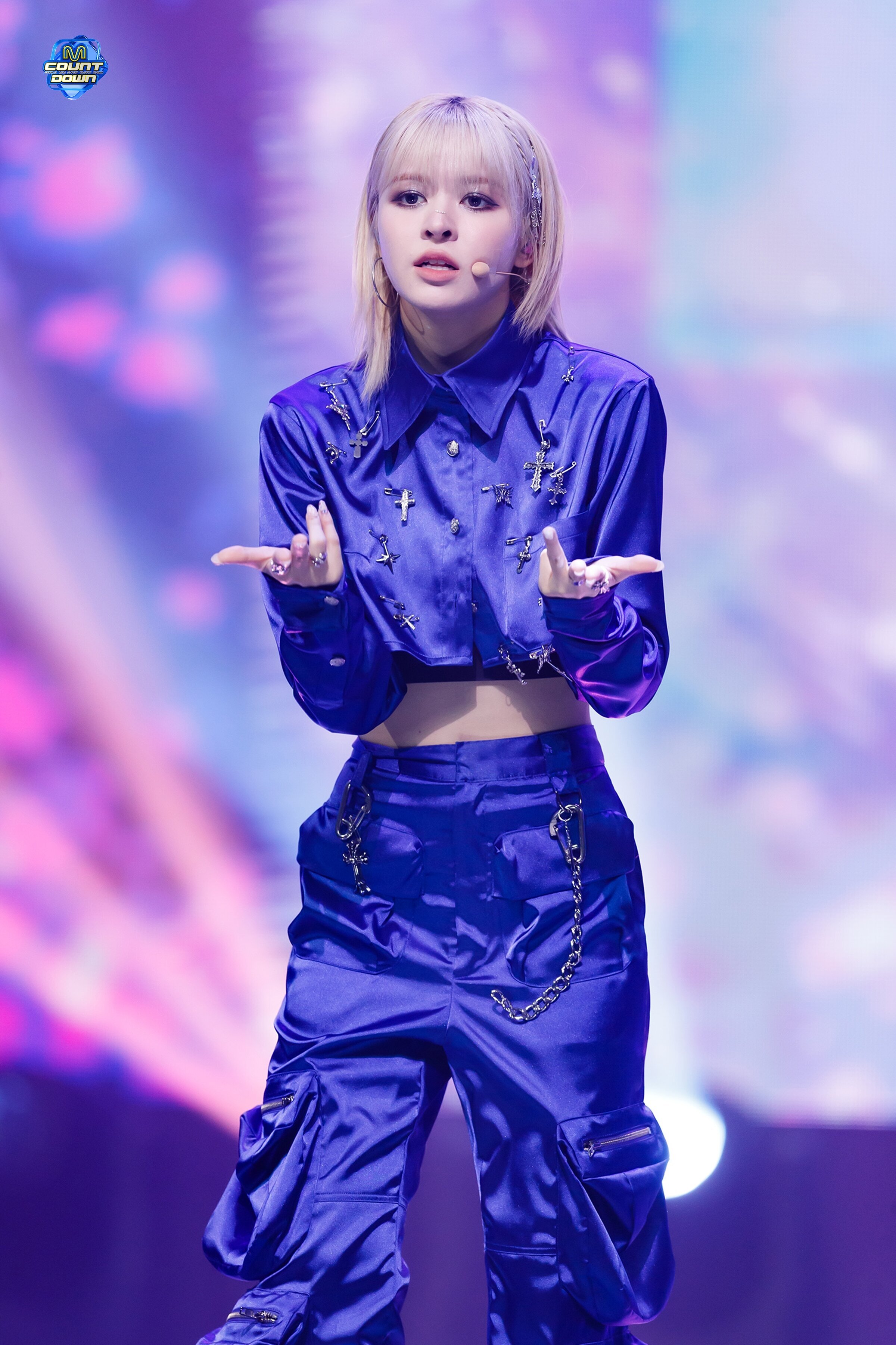 240201 NMIXX Lily - 'DASH' at M Countdown | kpopping