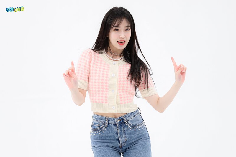 220301 MBC Naver - STAYC at Weekly Idol documents 6