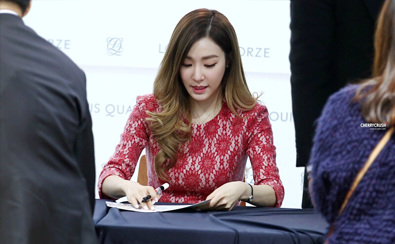 151127 Girls' Generation Tiffany at Louis Quatorze Busan Fansign documents 5