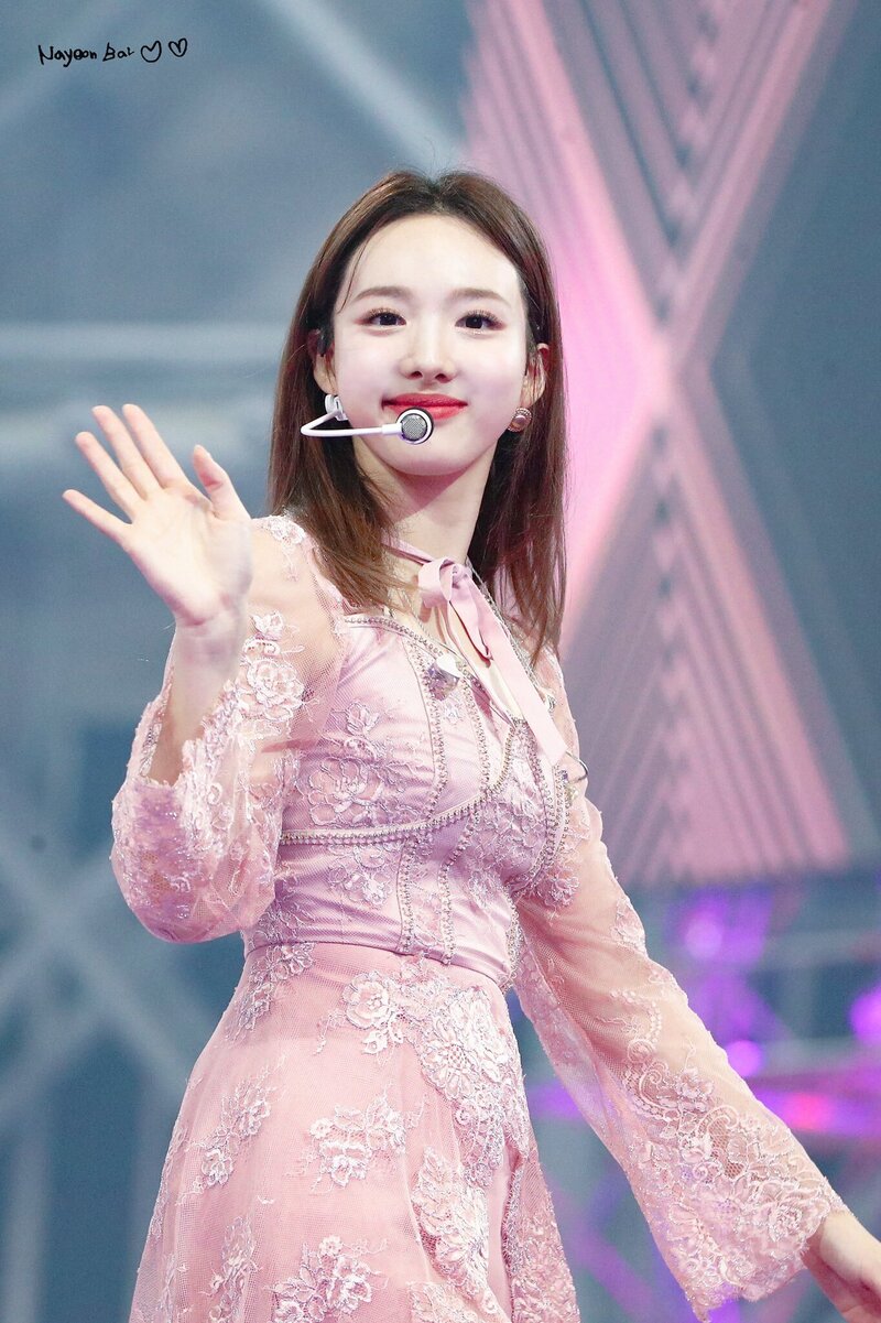 200104 TWICE Nayeon - 34th Golden Disc Awards Day 1 documents 3