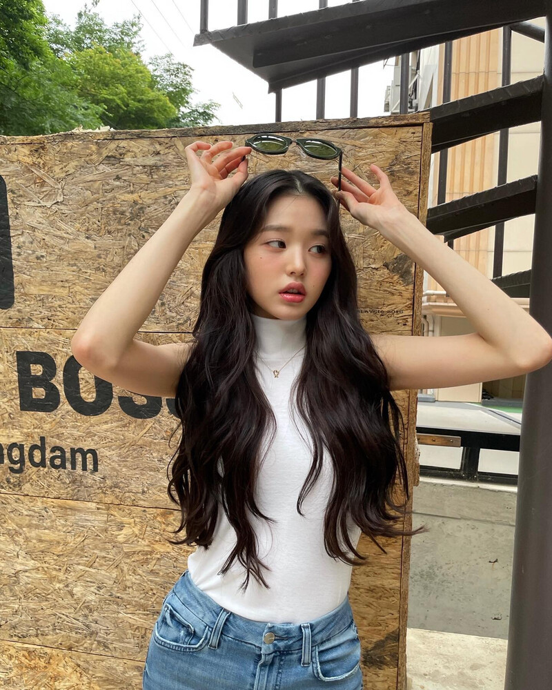 210619 Wonyoung Instagram update documents 4