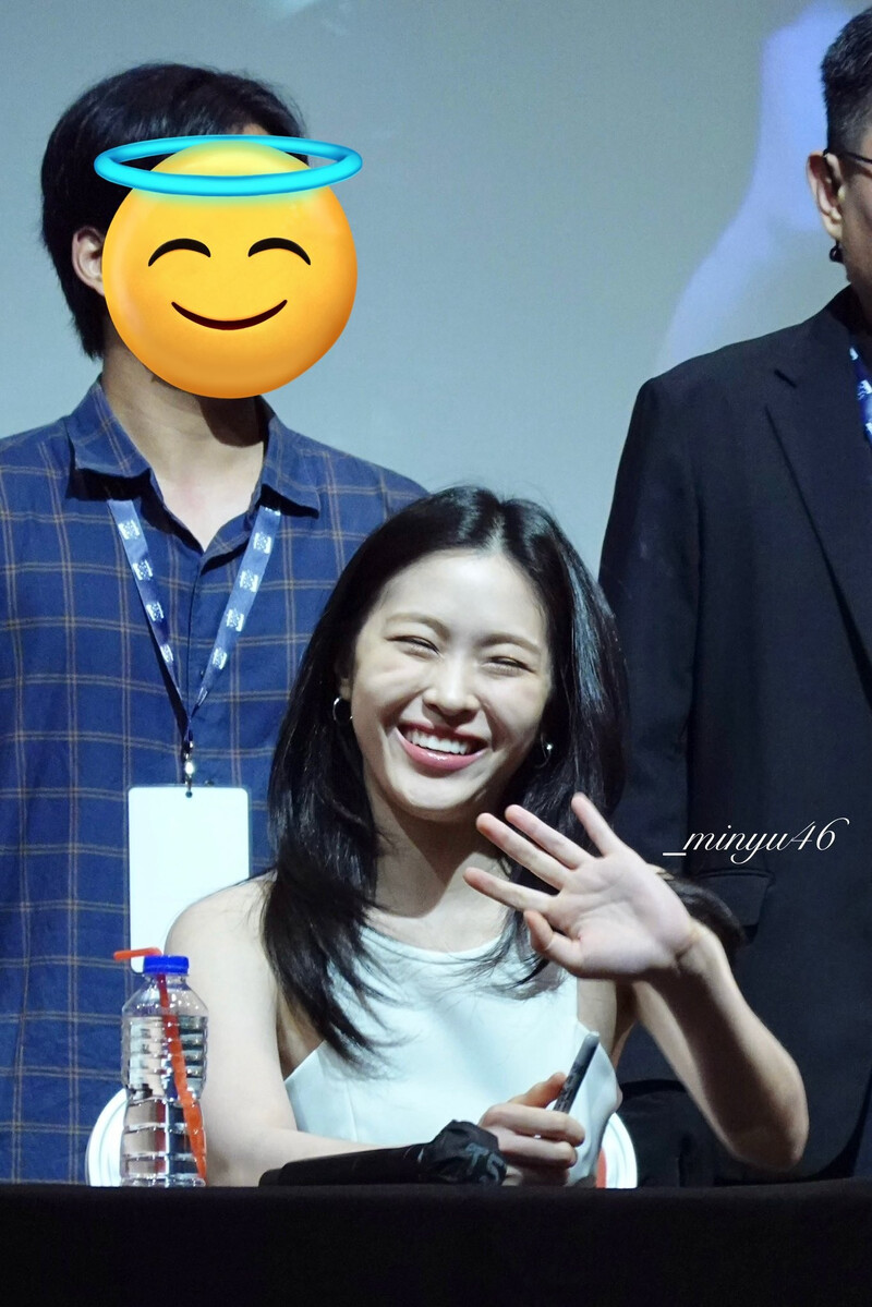 241227 Itzy Ryujin at Fansign in Singapore documents 6