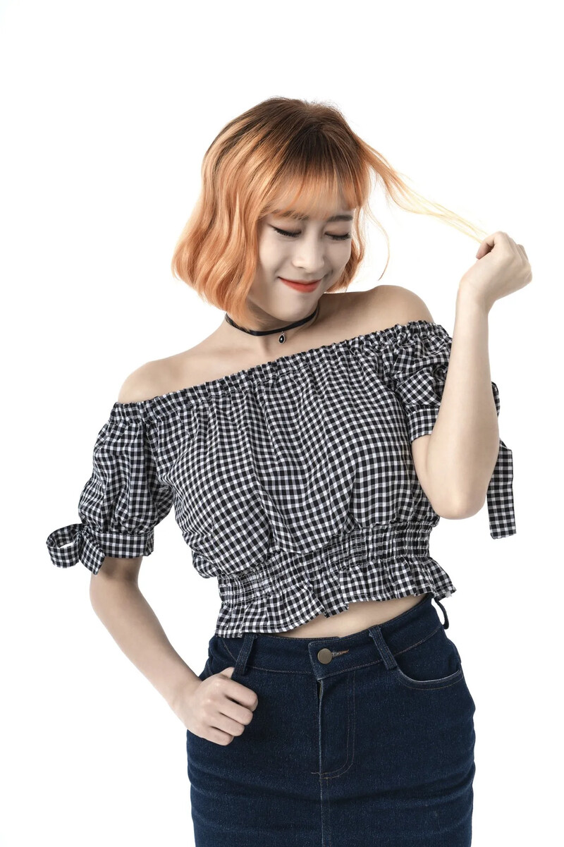 HOLICS_Yeon_Jeong_I'm_Ur_Fan_teaser_photo_(1).png