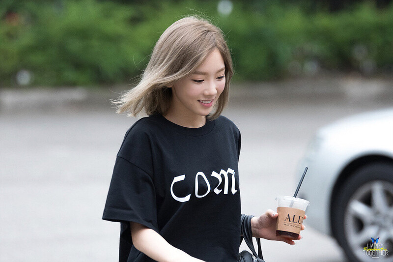 160701 Taeyeon at Music Bank documents 8