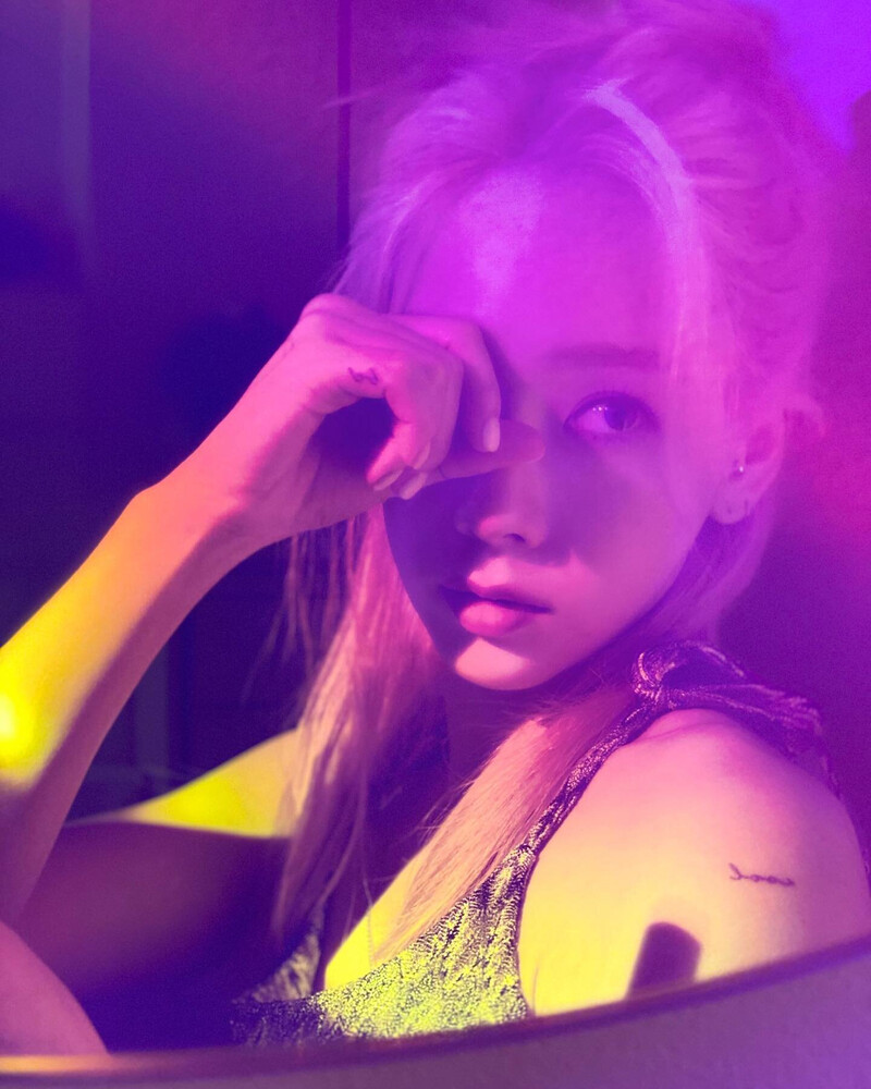 210908 Taeyeon Instagram Update documents 5