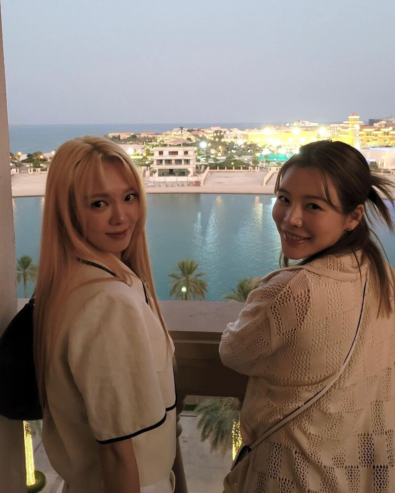 221011 SNSD Hyoyeon Instagram Update with Sunny documents 1