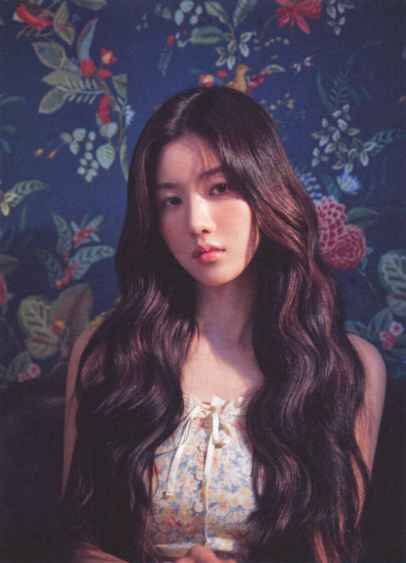 Kwon Eunbi - The First Photobook 'Silver Rain' (Scans) documents 16