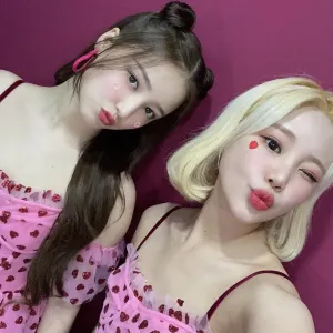 200118 MOMOLAND Twitter update - JooE & Nancy