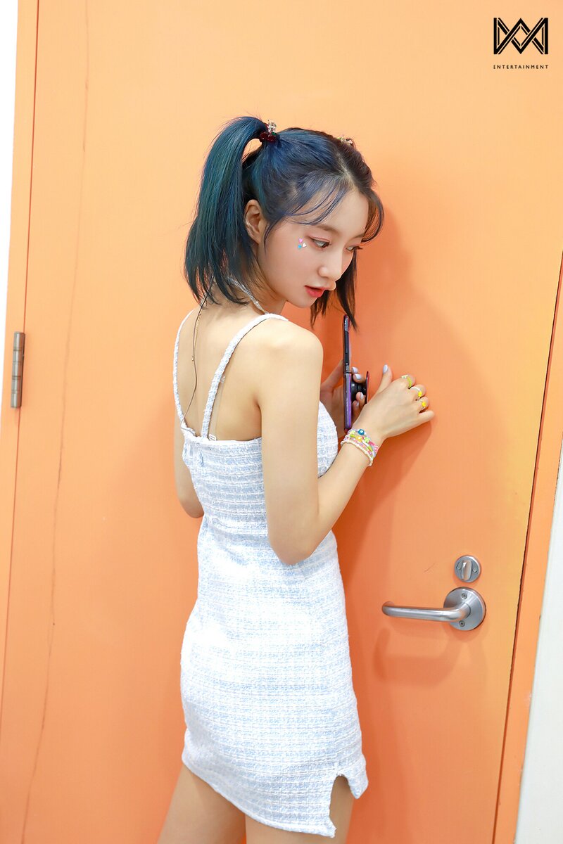 210701 WM Naver Post - OH MY GIRL 'Dun Dun Dance' Music Show Behind documents 16
