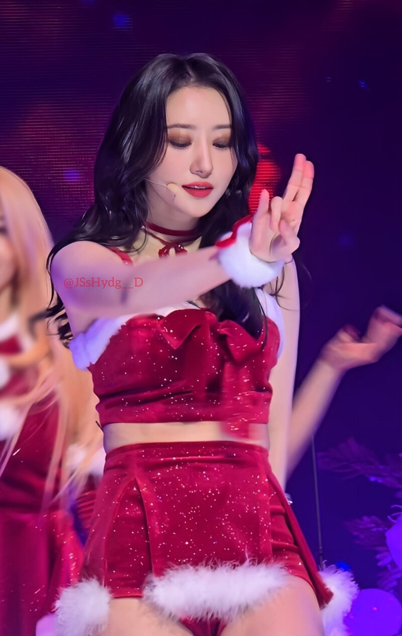 241225 Dreamcatcher SuA - '7 Doors of Christmas: A Lucky Encore' in Seoul Day 2 documents 2