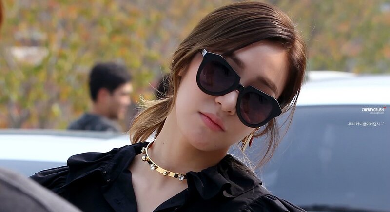 151018 Girls' Generation Tiffany at 'Push Button' Seoul Fashion Week documents 9