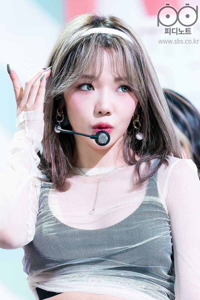 210905 fromis_9 - 'Talk & Talk' at Inkigayo documents 2