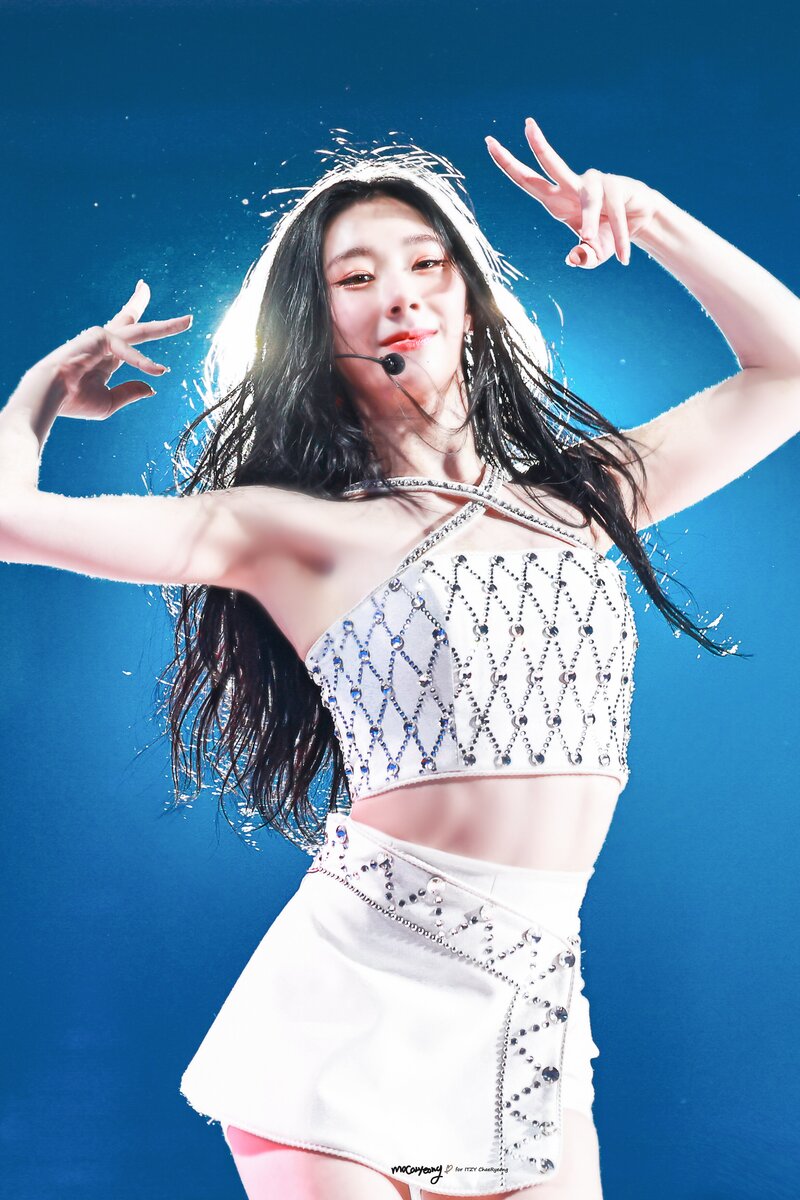 220807 ITZY Chaeryeong - 1st World Tour 'CHECKMATE' in Seoul Day 2 documents 6