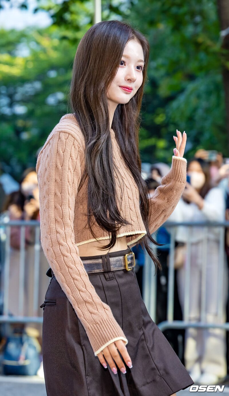 220930 NMIXX Sullyoon - Music Bank Commute documents 5