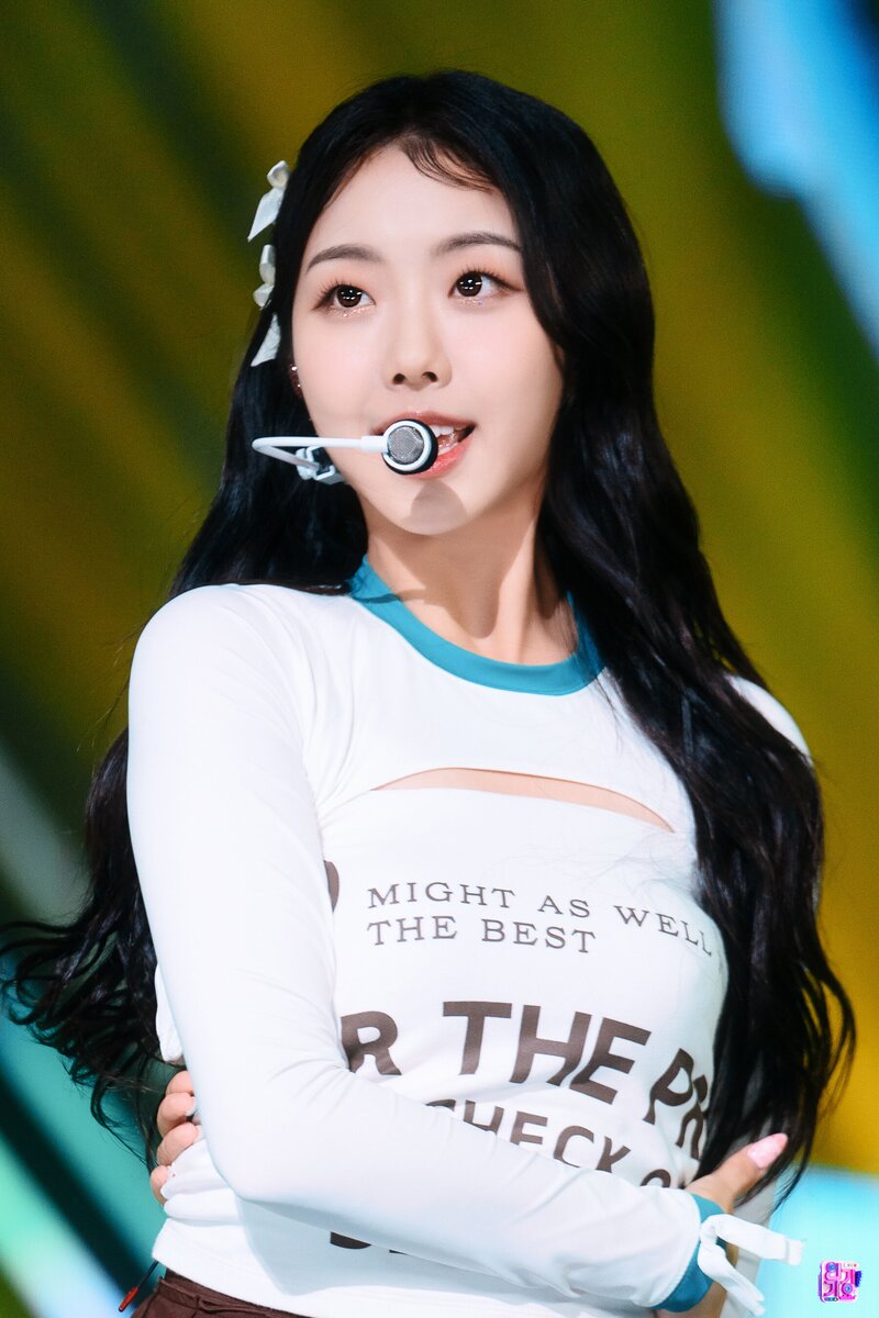 221106 ALICE - ‘Dance On’ at Inkigayo documents 5