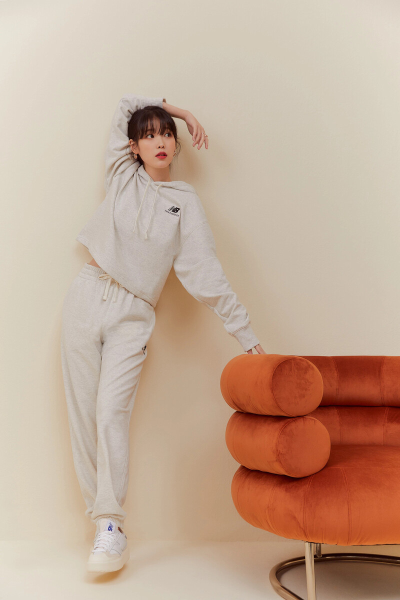 IU for New Balance 2022 CT302 Shoes documents 8