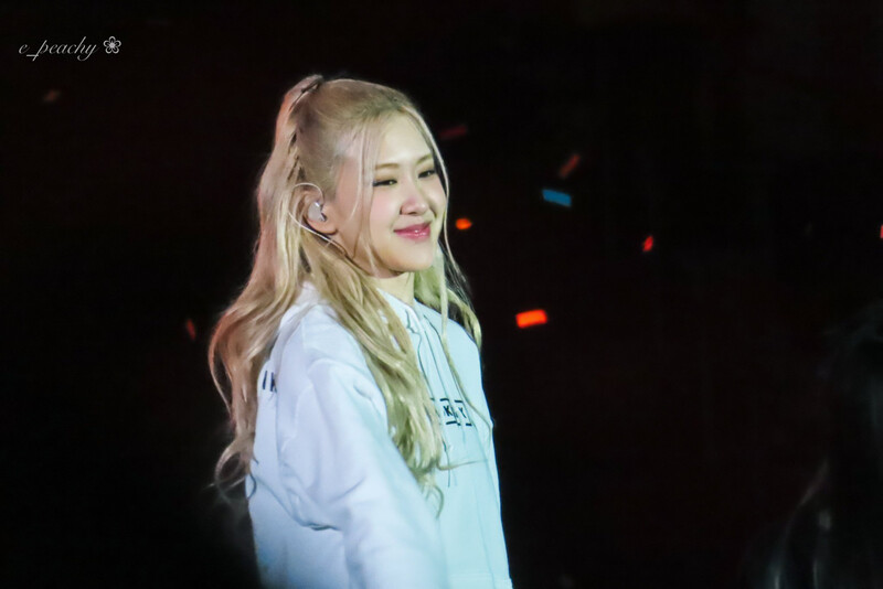221120 BLACKPINK Rosé - 'BORN PINK' Concert in Los Angeles Day 2 documents 4