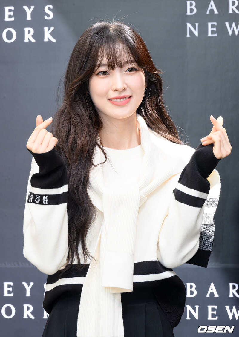 230831 OH MY GIRL Arin at Barneys New York Event documents 2