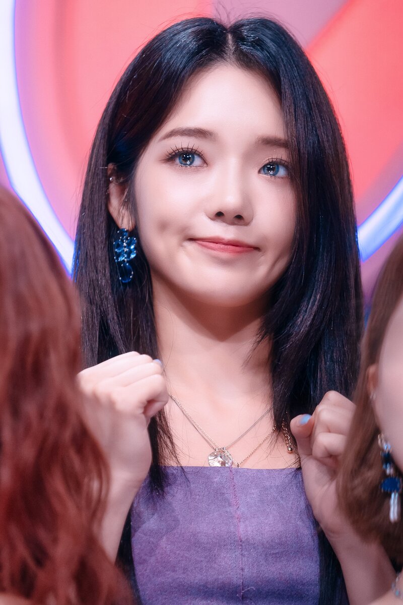 220703 fromis_9 Jisun - 'Stay This Way' at Inkigayo documents 6