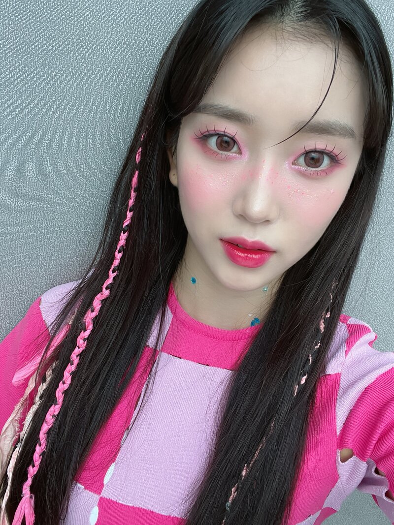220818 Hi-Up Naver Post - 'BEAUTIFUL MONSTER' Music Show Selca Collection #1 documents 8