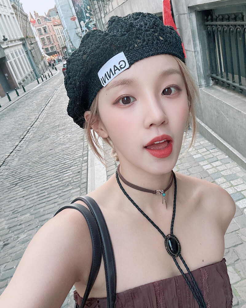 230919 - YUQI Instagram Update documents 1