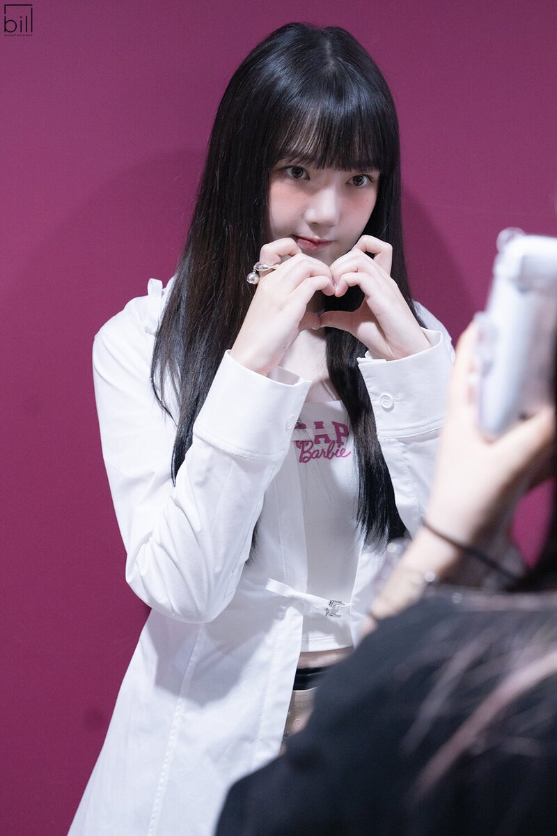 230920 Bill Entertainment Naver Post - YERIN 'Bambambam' Music show promotions behind documents 15