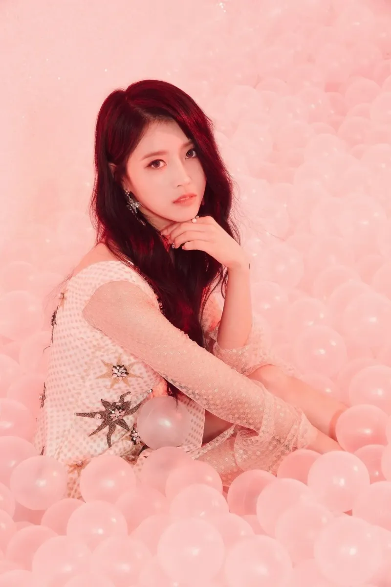 Lovelyz_Mijoo_Fall_in_Lovelyz_1.jpg