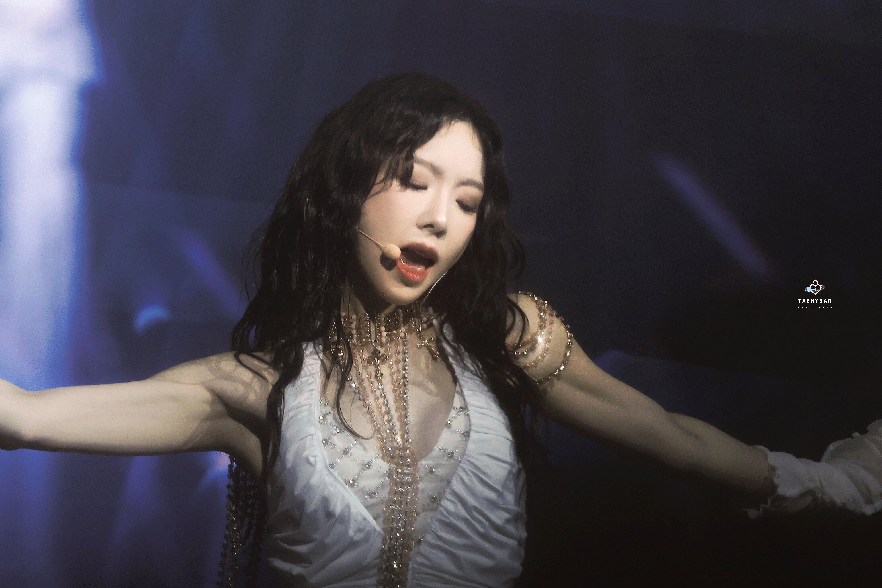 230603 Taeyeon The Odd Of Love Concert In Seoul Day 1 Kpopping 0090