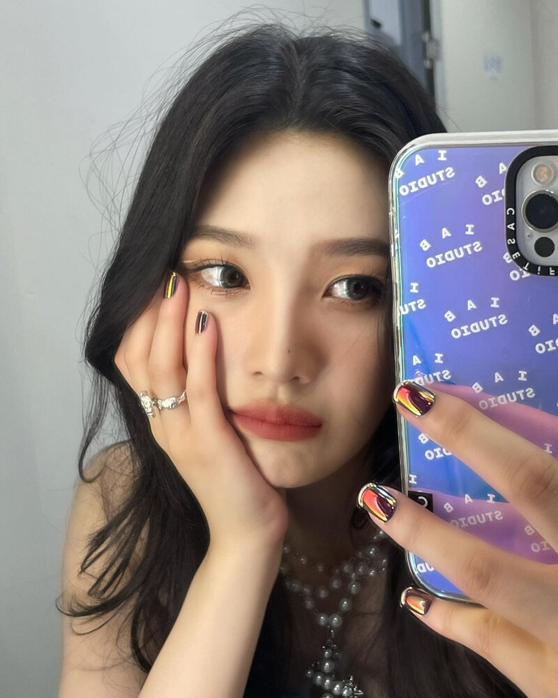 210822 Red Velvet Joy Instagram Update documents 4